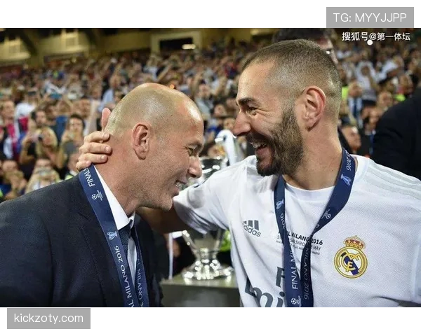 本泽马进攻效率下滑与比赛影响力减弱的实证分析