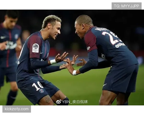 内马尔与姆巴佩前场角色分化：驱动机制与功能定位的演变