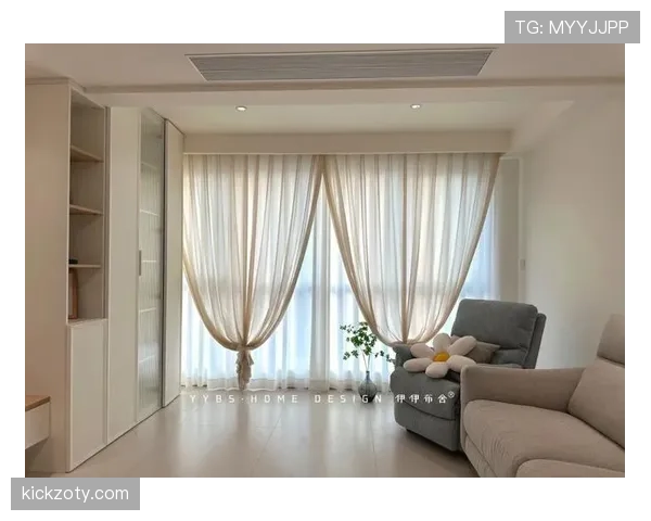 伊布拉希莫维奇又晒家居照，沙发像博物馆展品，我的出租屋开始怀疑人生