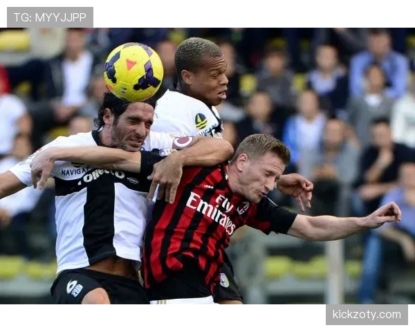 帕利尼亚与坎特：扫荡型中场的战术定位与功能差异解析